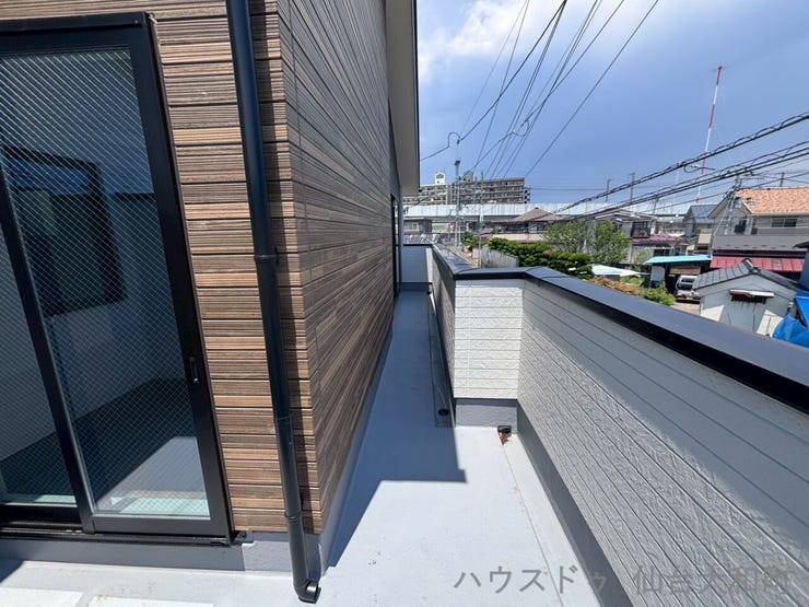 陽当たりの良いバルコニーです