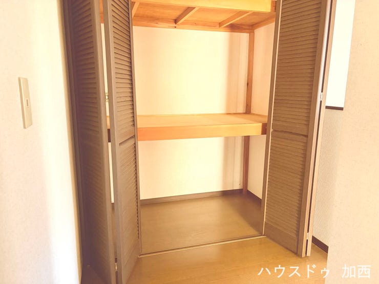 2階 廊下収納