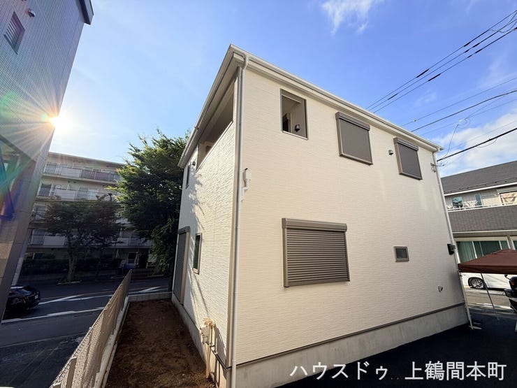 隣地建物との境界はフェンス設置