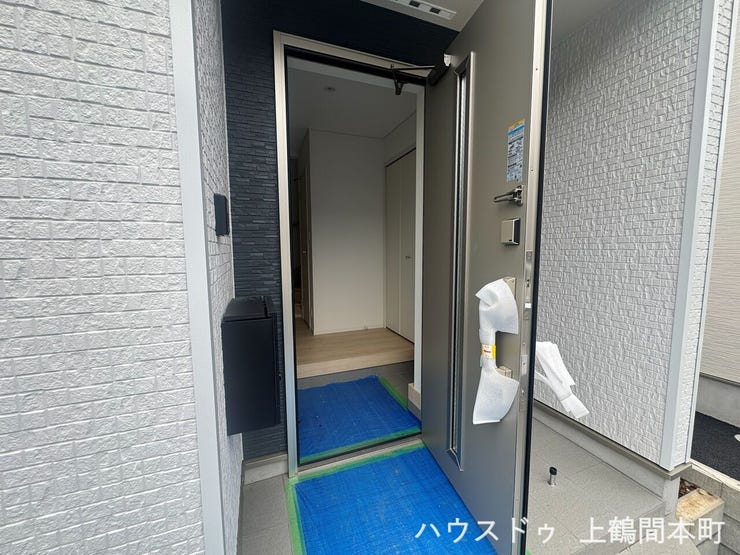 玄関廻りはスッキリ。