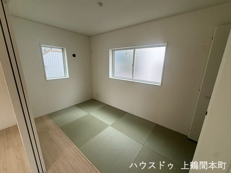 イマドキなユニット畳。色合いも落ち着いています。
