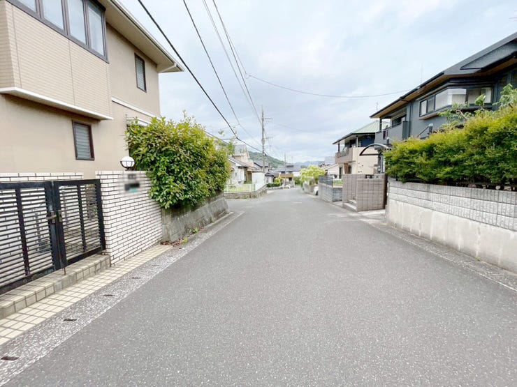 小倉南区舞ケ丘中古戸建て♪閑静住宅街♪WIC♪バス停徒歩約3分♪庭♪システムキッチン♪都市ガス♪
