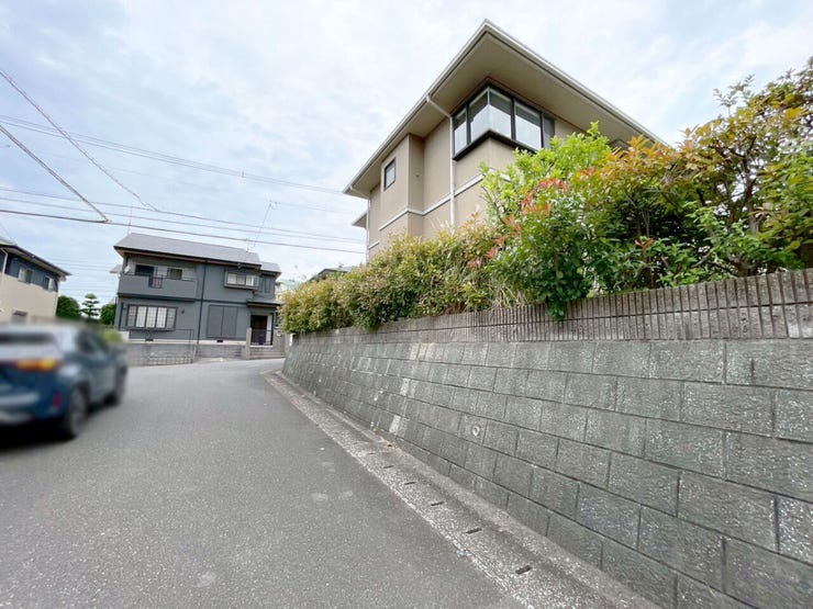 小倉南区舞ケ丘中古戸建て♪閑静住宅街♪WIC♪バス停徒歩約3分♪庭♪システムキッチン♪都市ガス♪