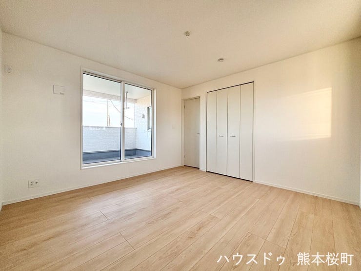 ■2階8帖洋室■心からリラックスできる静けさ、上質な眠りで、毎日をリセットします。明日への活力を養う空間です。