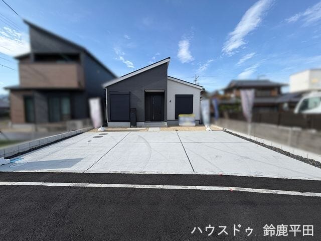 3台停められる駐車場(2026年7月27日 撮影)
