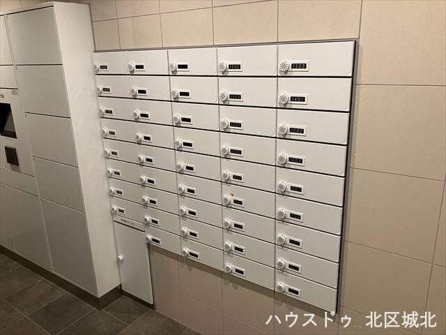 管理の行き届いた、清潔感のある集合ポストスペースです。