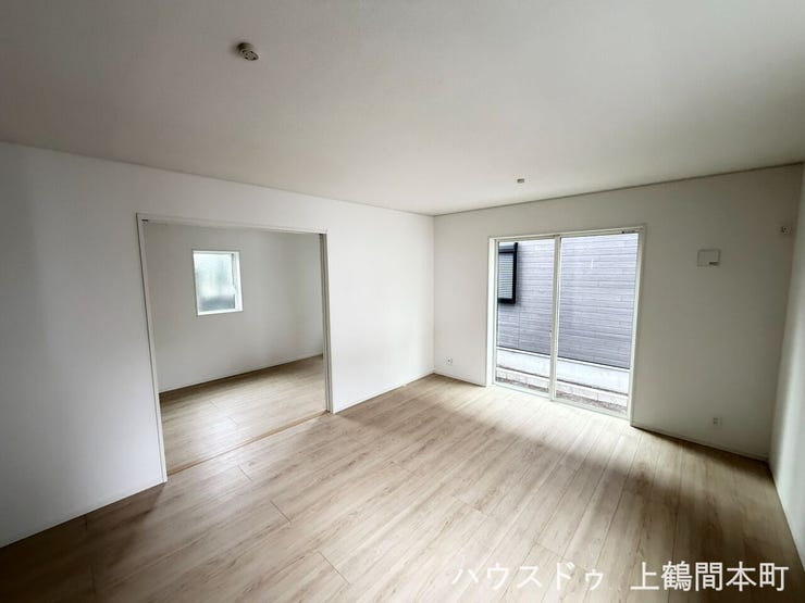 リビングの続間は、開ければ解放感があり
客間としても使い勝手が良いです。