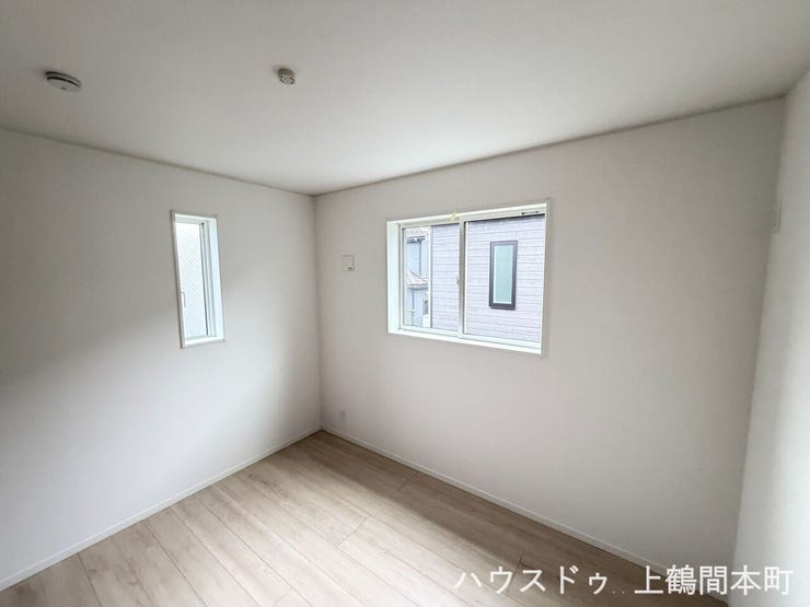 2面採光で部屋を明るくします。
