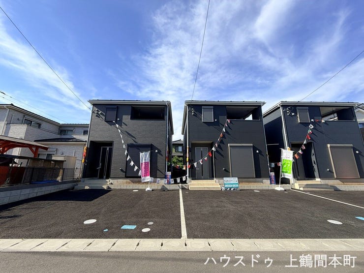 車の出し入れがしやすい広々駐車場