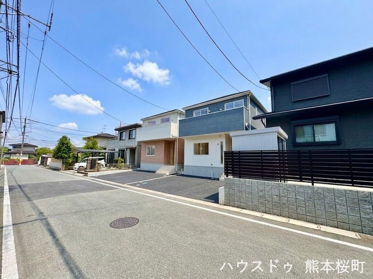 ■理想を叶える新しい暮らしの舞台■高いデザイン性と機能性を兼ね備えた住まい。ここで、家族の新しい物語が始まります。