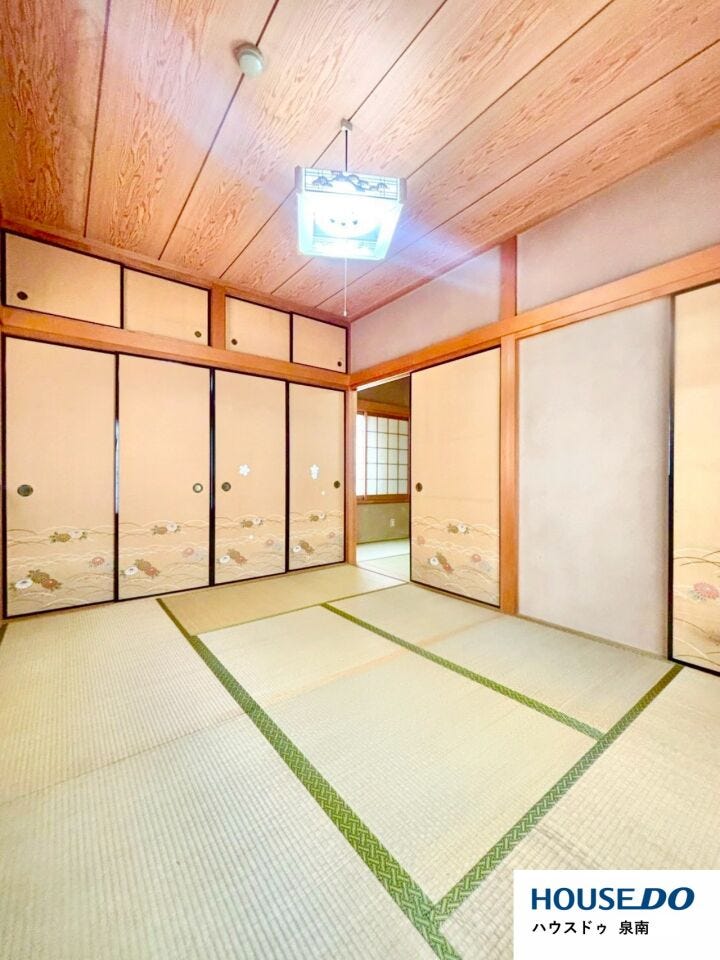日本的な和室でゆっくり過ごせる空間です。充分な広さの収納を備え、採光良好な和室は、快適空間です。