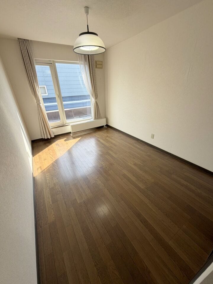 お昼の時間帯には、陽がたっぷりはいります。