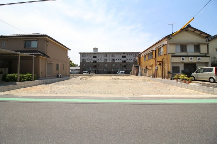 3区画の分譲地で、同じ時期に新生活をスタートさせることが多く、困った時にも心強いですね。