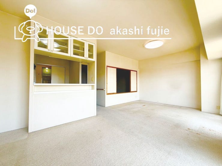 2面採光で大変明るいお部屋です