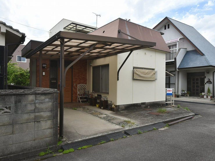 【外観】
外観を南東側より撮影