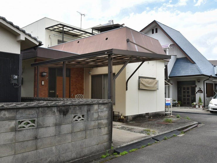 外観を南東側より撮影