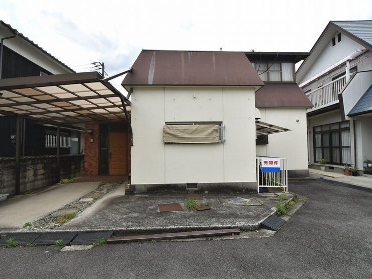 外観を東側より撮影