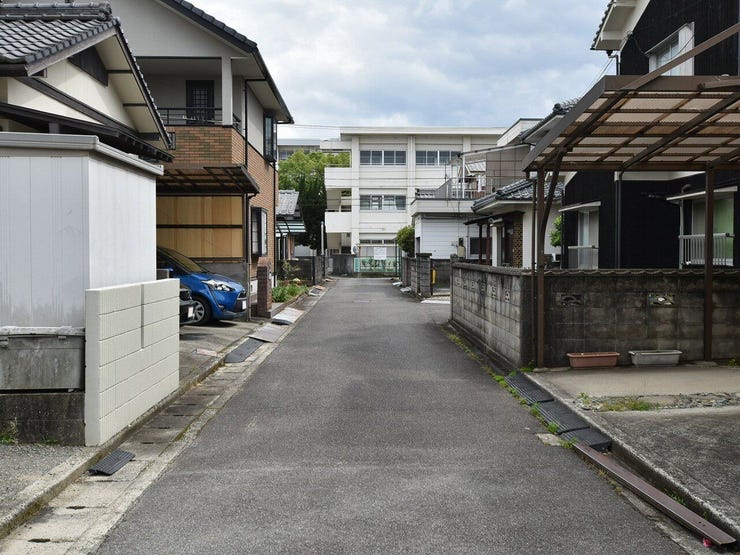 東側道路