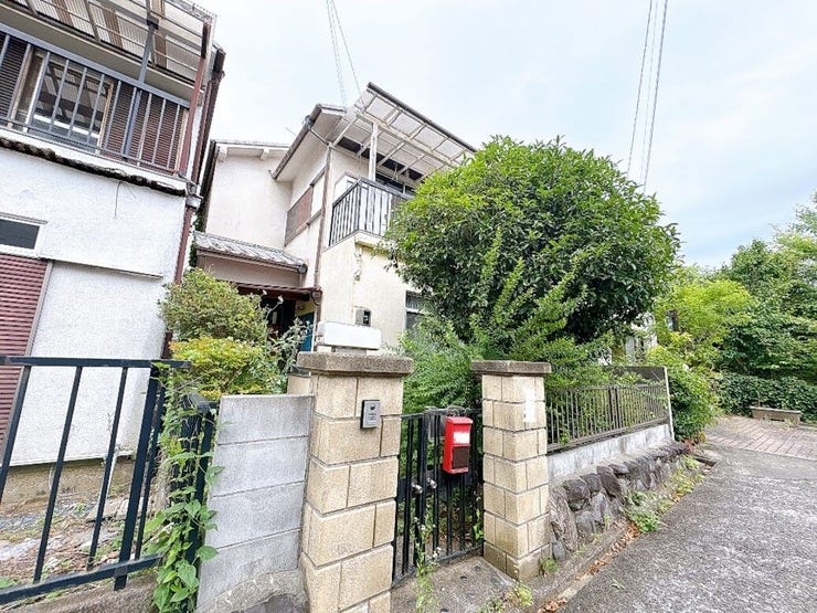 近隣にスーパーがあり生活環境の整った住宅街です。