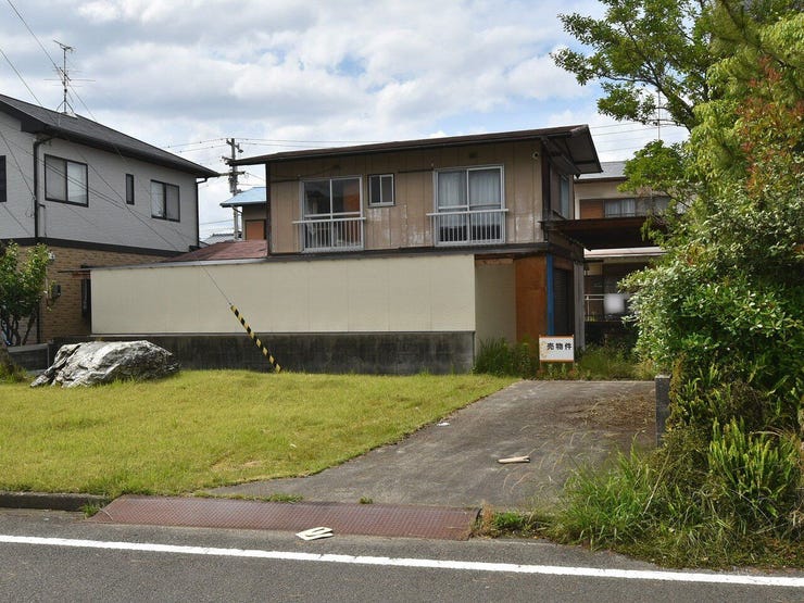 【外観】
外観を南東側より撮影