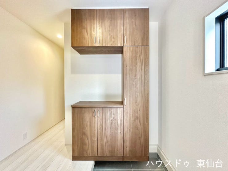靴がどんどん増えてしまいそうな収納力のあるシューズボックスになります!