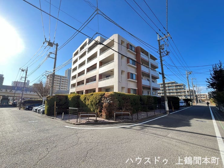 美しく整った外観が住まいの価値を感じさせる一邸です。
