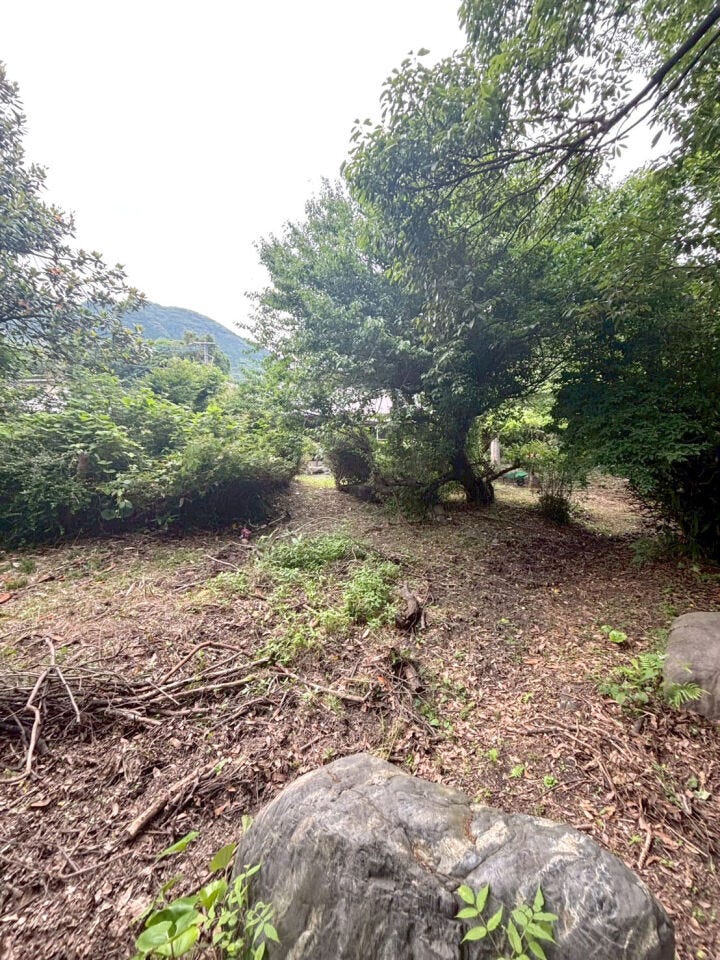 小倉南区沼本町 売地 建築条件無し♪土地面積約525坪♪コンビニまで徒歩約6分♪沼小まで徒歩約7分♪