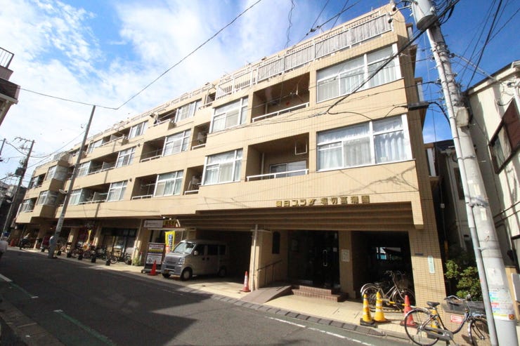 【外観】
落ち着いた色合いの5階建てマンションです。