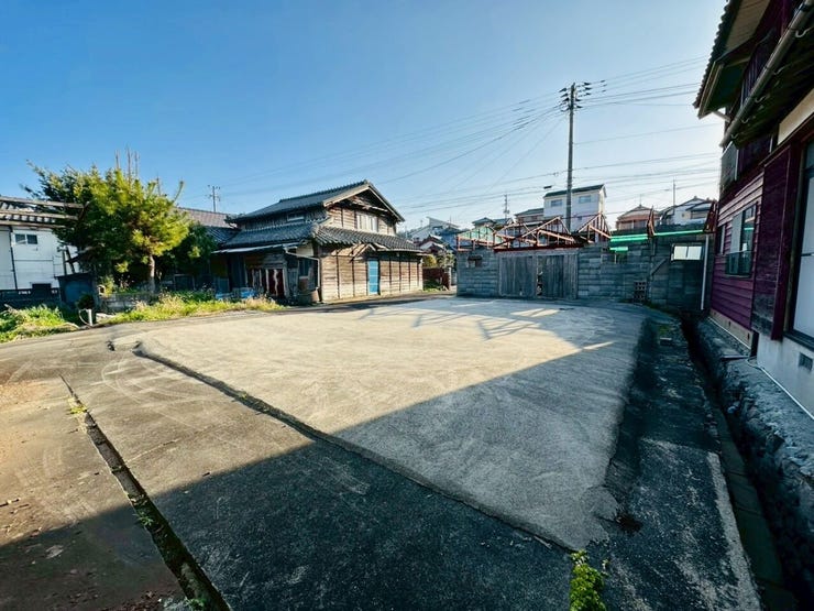 北側から敷地内を撮影
