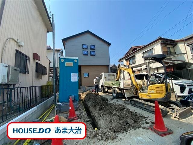 【外観】
小中学校までどちらも徒歩15分圏内。お車を使ってのお出かけにも便利な甚目寺沖田エリアに4LDKの新築戸建ての登場です。