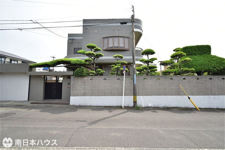 【外観】令和8年6月6日 撮影
玄関、駐車場は南西側にあります!