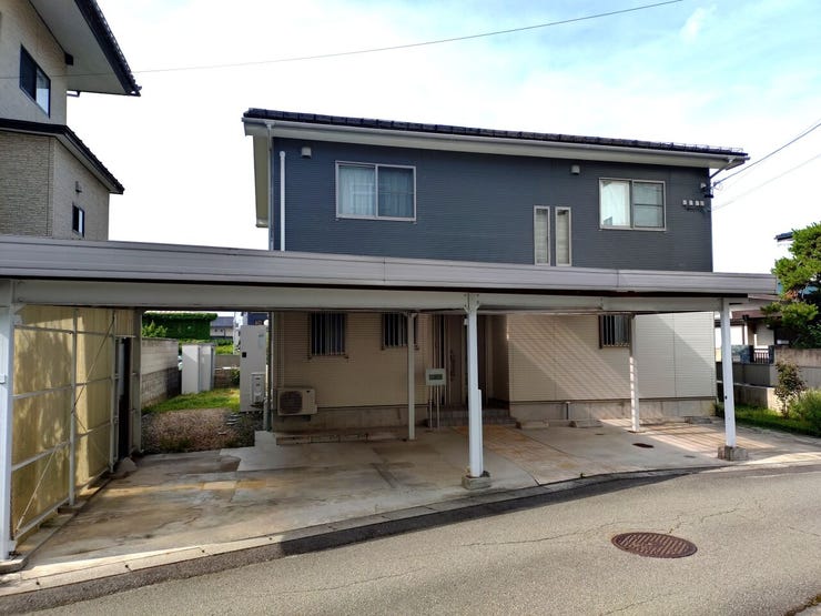 カーポート付き駐車場