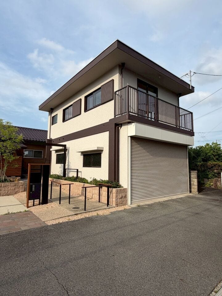RC造2階建てガレージ付き1R併設