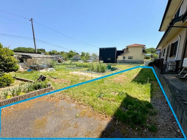 ブルーのライン内側が私道部分となります。