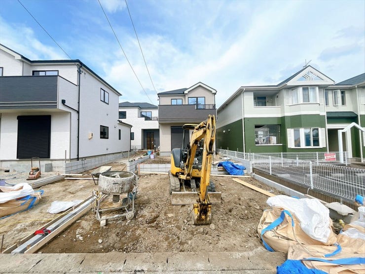 【外観パース】
【江南市宮後町砂場東 C号棟】
構造の安定・劣化の軽減・維持管理更新への配慮・空気環境の4分野で住宅性能表示制度の最高等級を取得!
並列2台分の駐車場も完備!好価格だけでなく品質にも拘っています!