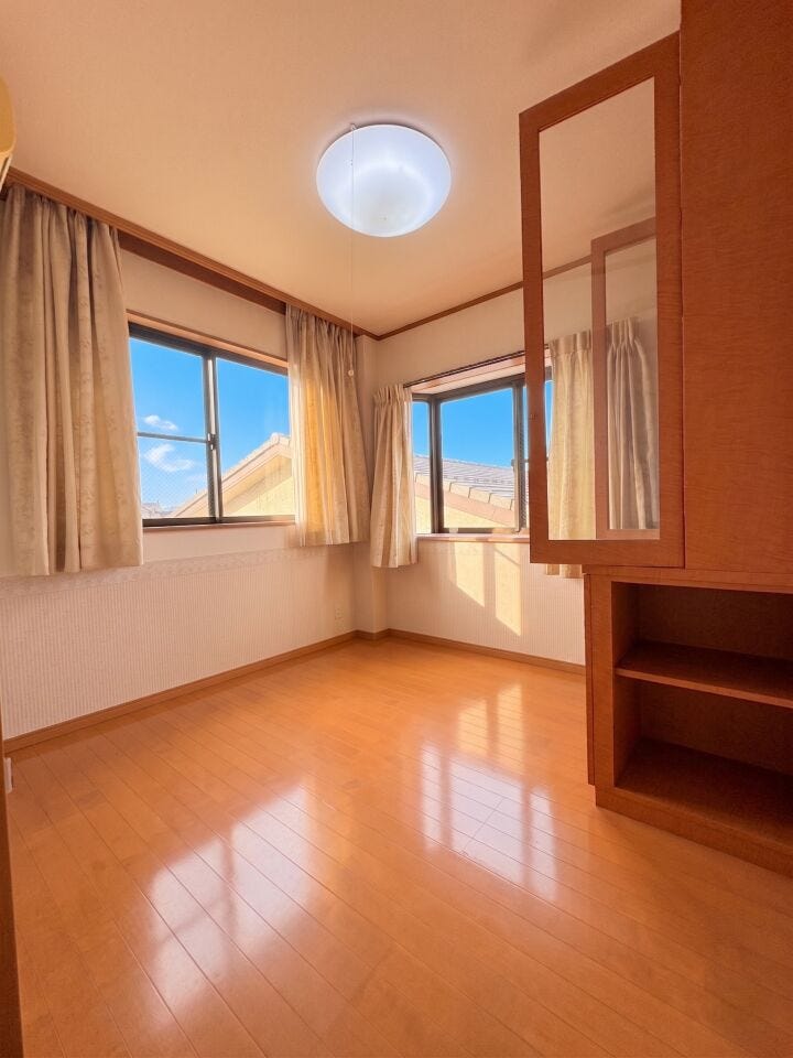 【2階書斎】
※実際の写真から家具消しの加工を行っております。