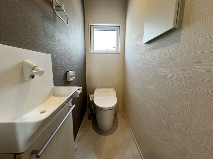 室内(2026年7月)撮影
◎本日案内可能◎
2階のトイレも手洗い場付きで使用後すぐに手を洗えて衛生的です◎