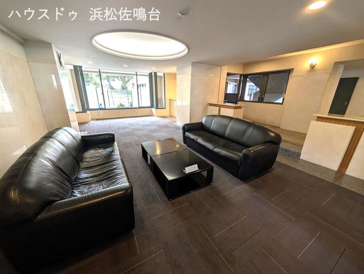 1階ロビー全景。こちらでご来客対応することもできます(^-^)