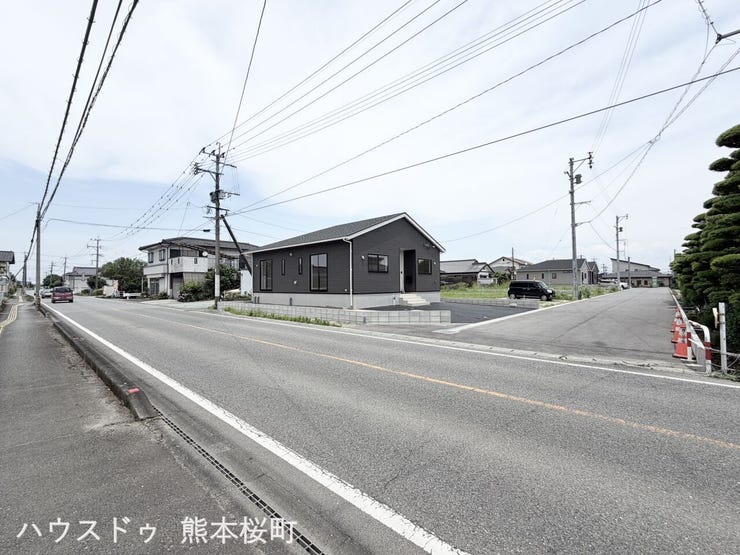 ■理想を叶える新しい暮らしの舞台■高いデザイン性と機能性を兼ね備えた住まい。ここで、家族の新しい物語が始まります。