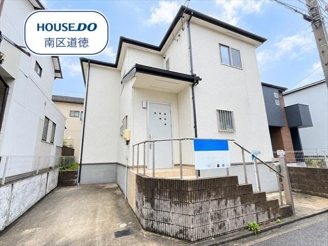 【外観】
2013年築。2026年7月リフォーム完了♪室内はキレイに生まれ変わっています!
JR東海道本線/大高駅 徒歩約15分、市営バス「鳴尾車庫」停 徒歩約7分。