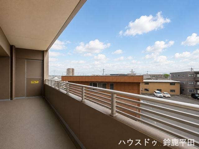 ※一部加工をしています。
3階部分ならではの開放的な眺望が広がり、街並みを見渡せる心地よいロケーションです。