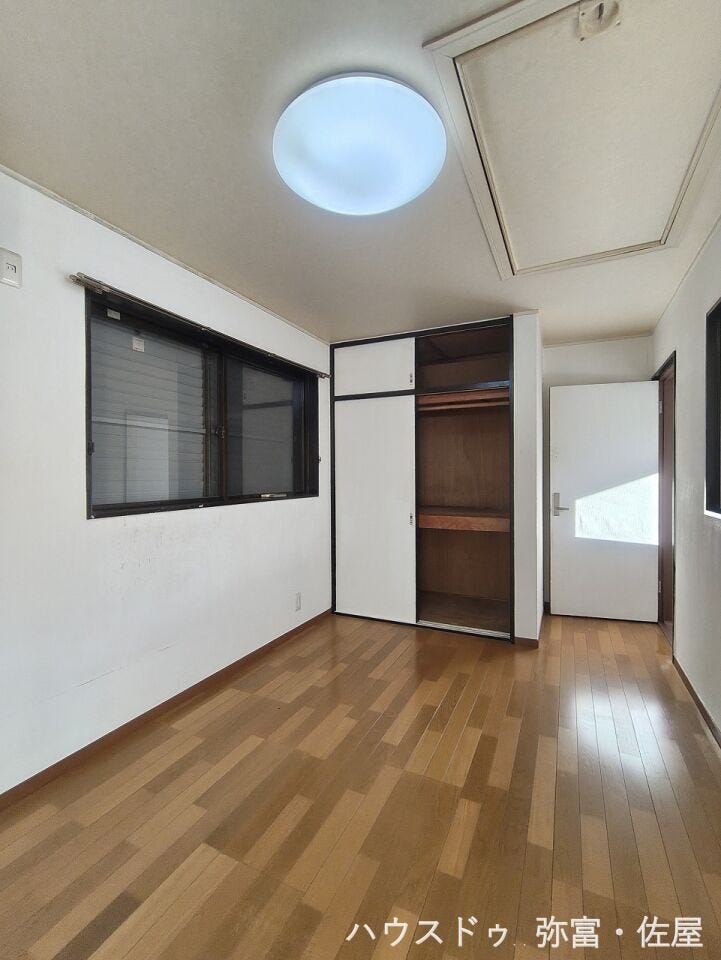 洋室収納☆お部屋もすっきり片付けられます!!