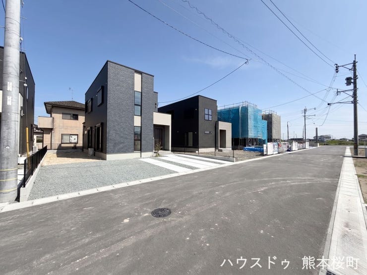 ■理想を叶える新しい暮らしの舞台■高いデザイン性と機能性を兼ね備えた住まい。ここで、家族の新しい物語が始まります。