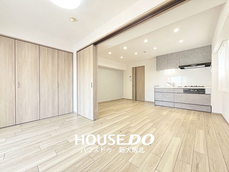 ■リビングに面したお部屋は、扉を開ければ広々としたリビングとしてお使いいただけます!
■ライフスタイルに合わせてお部屋の用途を使い分けていただくことができますよ!