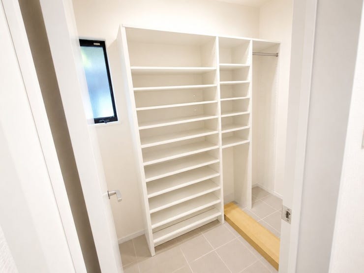 ◆シューズクローク付でごちゃつきやすい玄関を美しく保てるのでお片付け上手と褒められるかも♪