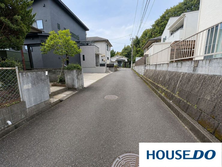 ※本画像は実際の外観写真をもとに、明るさや見やすさを調整した加工を施したイメージです。
実際の見え方とは多少異なる場合がございます。