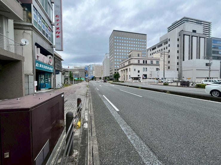 前面道路になります。