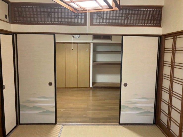 和室から奥の洋室を見た感じです♪