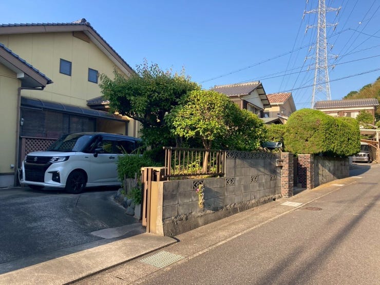 前面道路を含む外観写真です♪