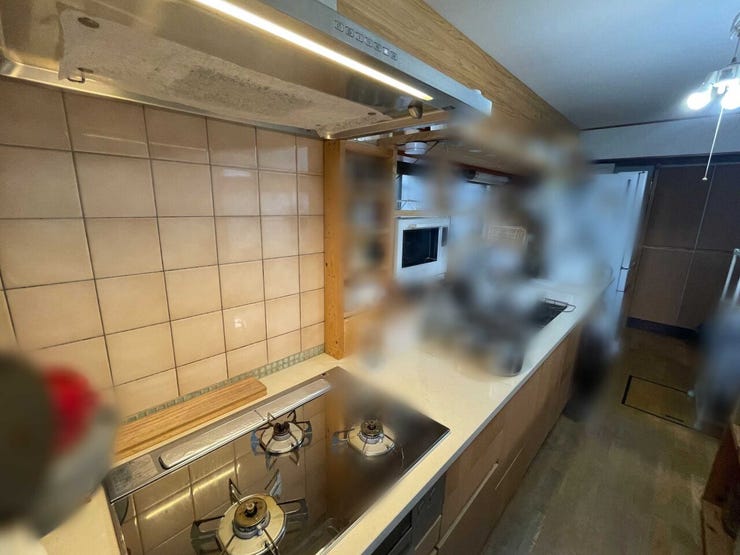 明るく広々とした開放的なキッチン。
収納棚も充実しており、調理器具や食材をたっぷり収納できます◎